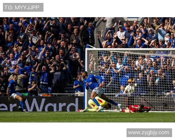 利物浦与埃弗顿激战正酣让我们一起欢呼吧足球盛宴即将开启